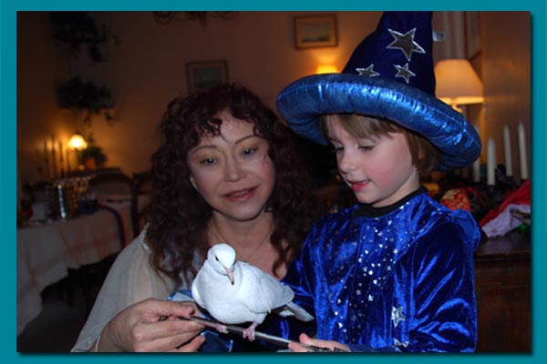 yaki la magicienne avec un enfant