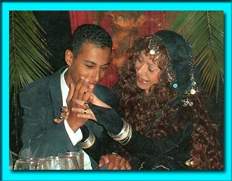 mentaliste qui fait un spectacle dans une entreprise